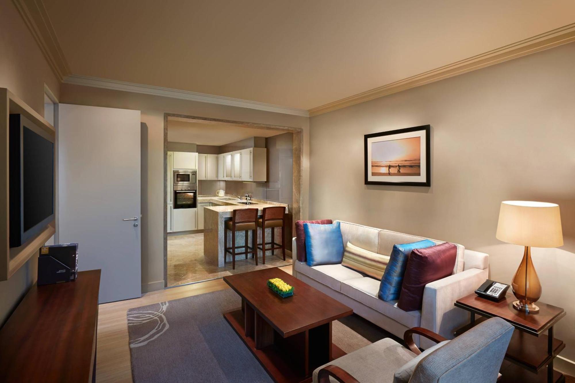 Itc Grand Chola, A Luxury Collection Hotel, Chennai Eksteriør billede A living room at a Hilton Grand Vacations Club resort