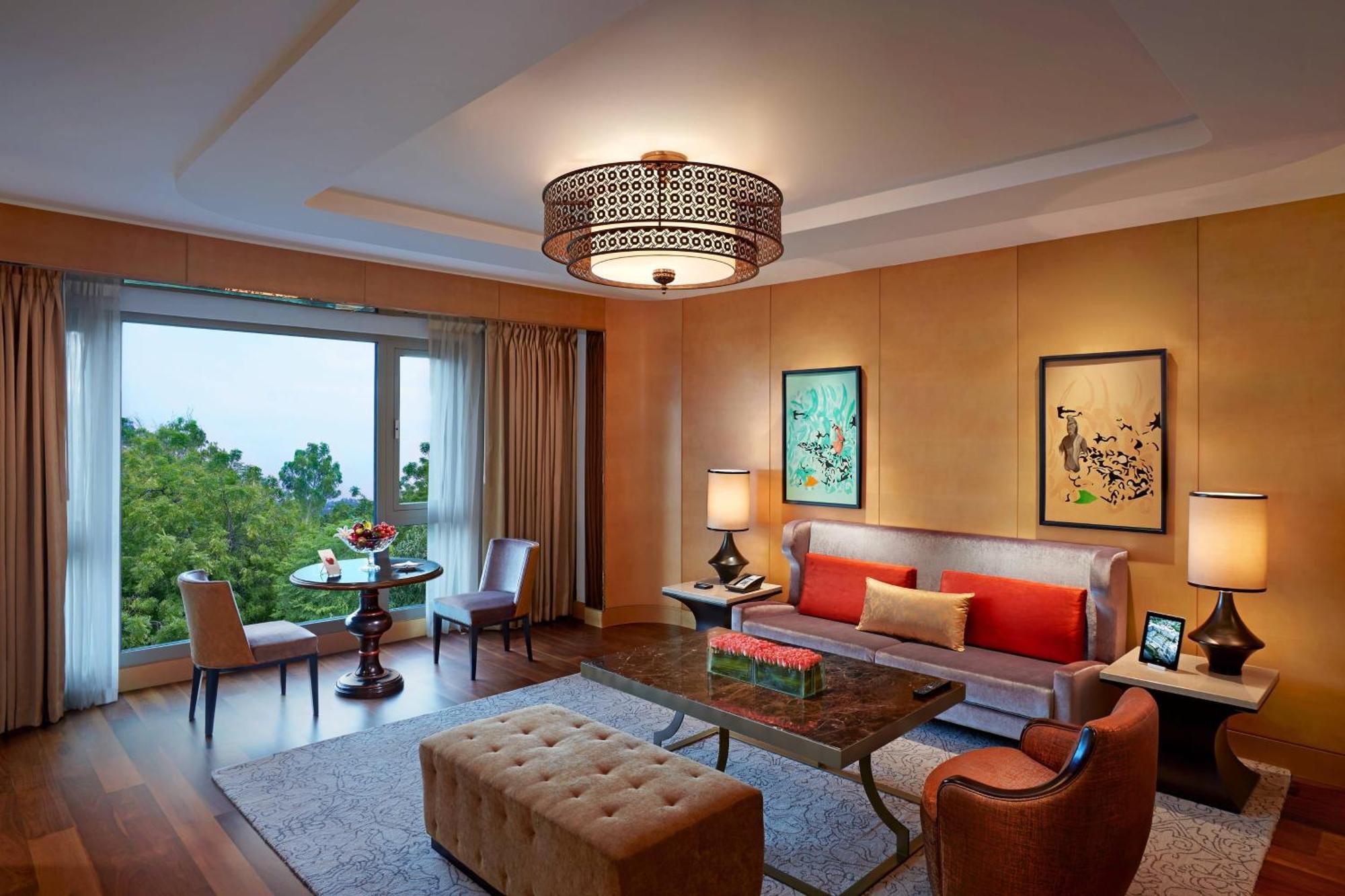 Itc Grand Chola, A Luxury Collection Hotel, Chennai Eksteriør billede A suite at the hotel
